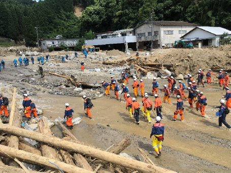 河川の一斉捜索の状況の写真