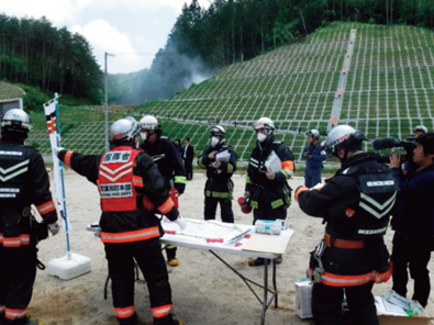 林野火災を想定した大規模火災訓練（平成30 年５月）の写真