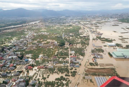 長野県長野市の浸水被害の状況（埼玉県防災航空隊提供）