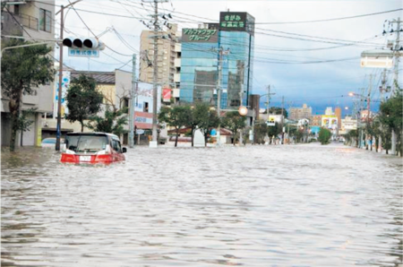 福島県郡山市内の浸水被害の状況（郡山地方広域消防組合消防本部提供）