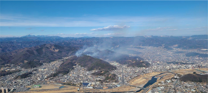 令和3年2月栃木県足利市で発生した林野火災（横浜市消防局提供）