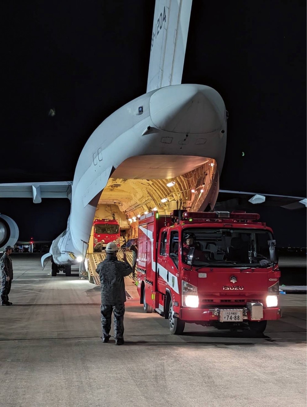 自衛隊輸送機による部隊輸送の様子(令和6年能登半島地震)