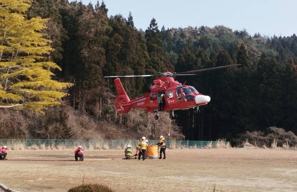 ヘリの活動の様子(岩手県大船渡市林野火災)